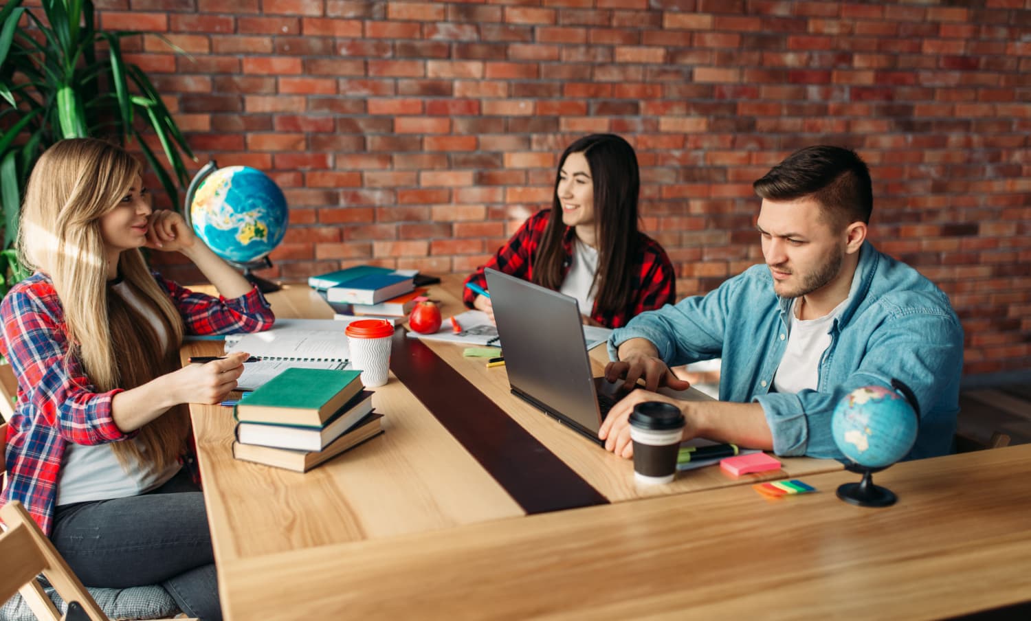 Extracurricular Activities That Impress Top Universities