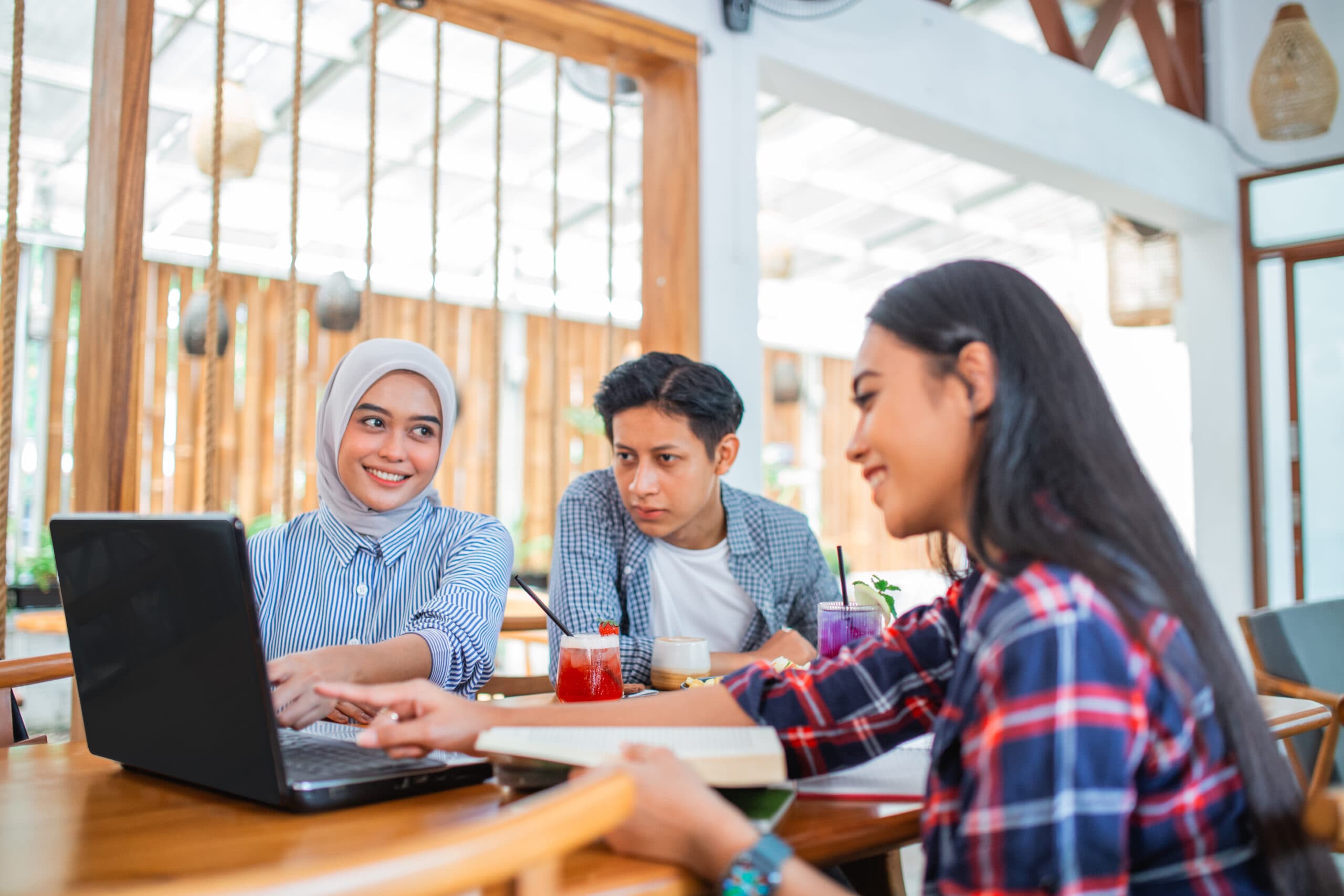 How to Choose the Right Course for Your Future Career: A Practical Guide for Students